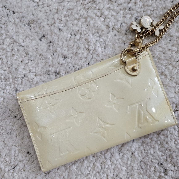 Louis Vuitton Yellow Vernis Pouch/ Wristlet - Picture 10 of 11